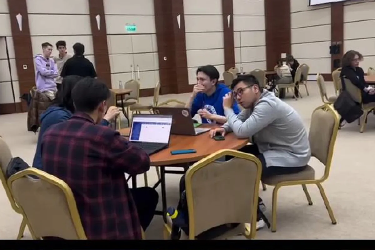 NeHackathon, команда үстелдеріндегі менторлар